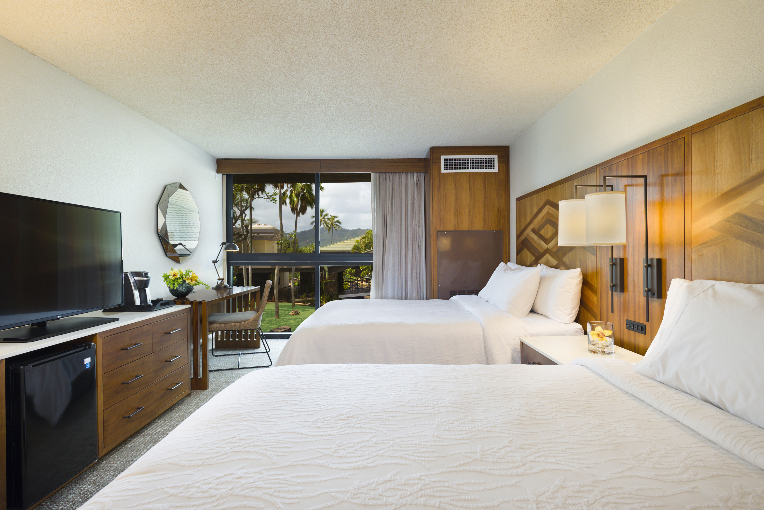 Hilton Garden Inn Kauai Wailua Bay_2_Queen_Beds_Garden - Photos