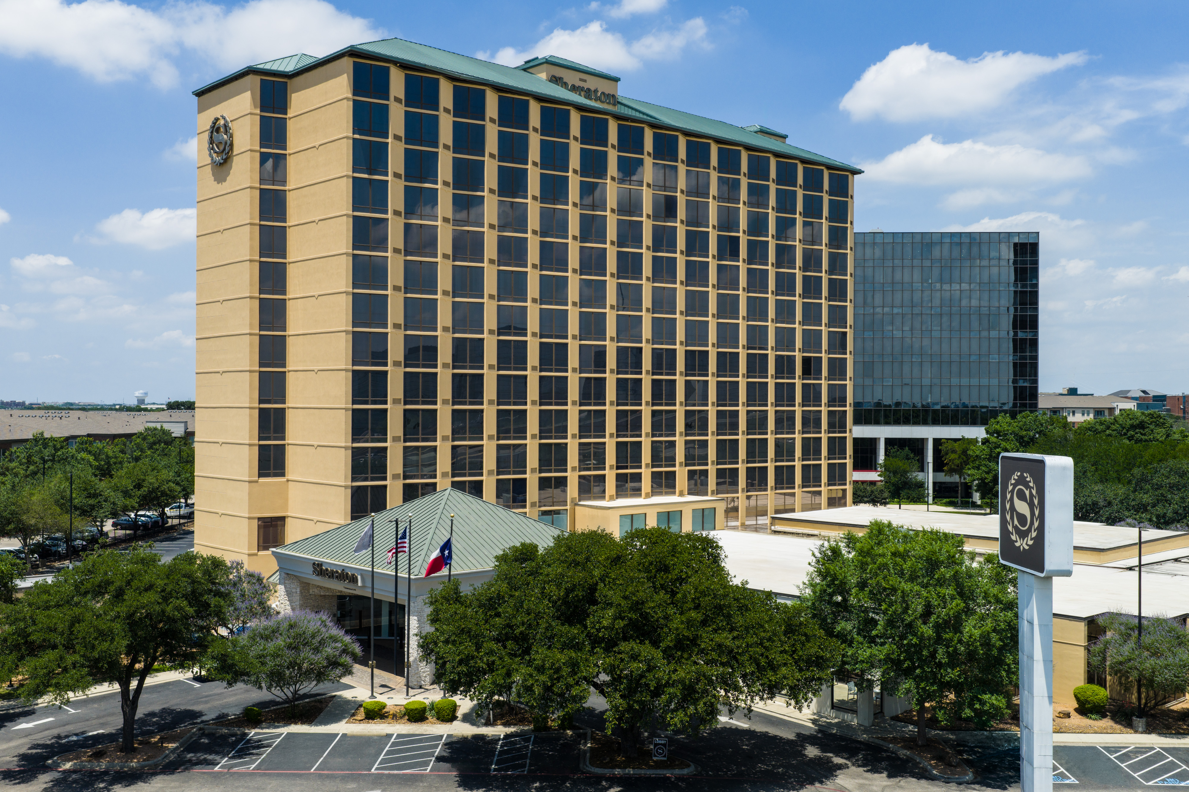 DALSL_Exterior_Front